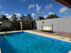 Casa con piscina Atlántida